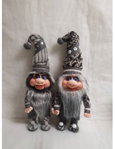 Balíček čtyř různých kožešin na výrobu skřítků – 4× cca 24 × 24 cm